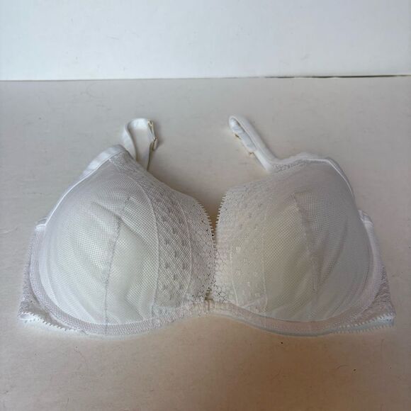 Victoria's Secret Incredible Plunge White Lace Bra Size 34DD - Picture 1 of 9